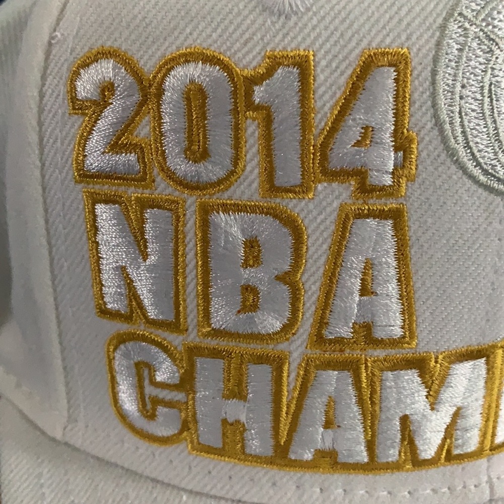 San Antonio Spurs 2014 NBA Champions Cap - Picture 9 of 16